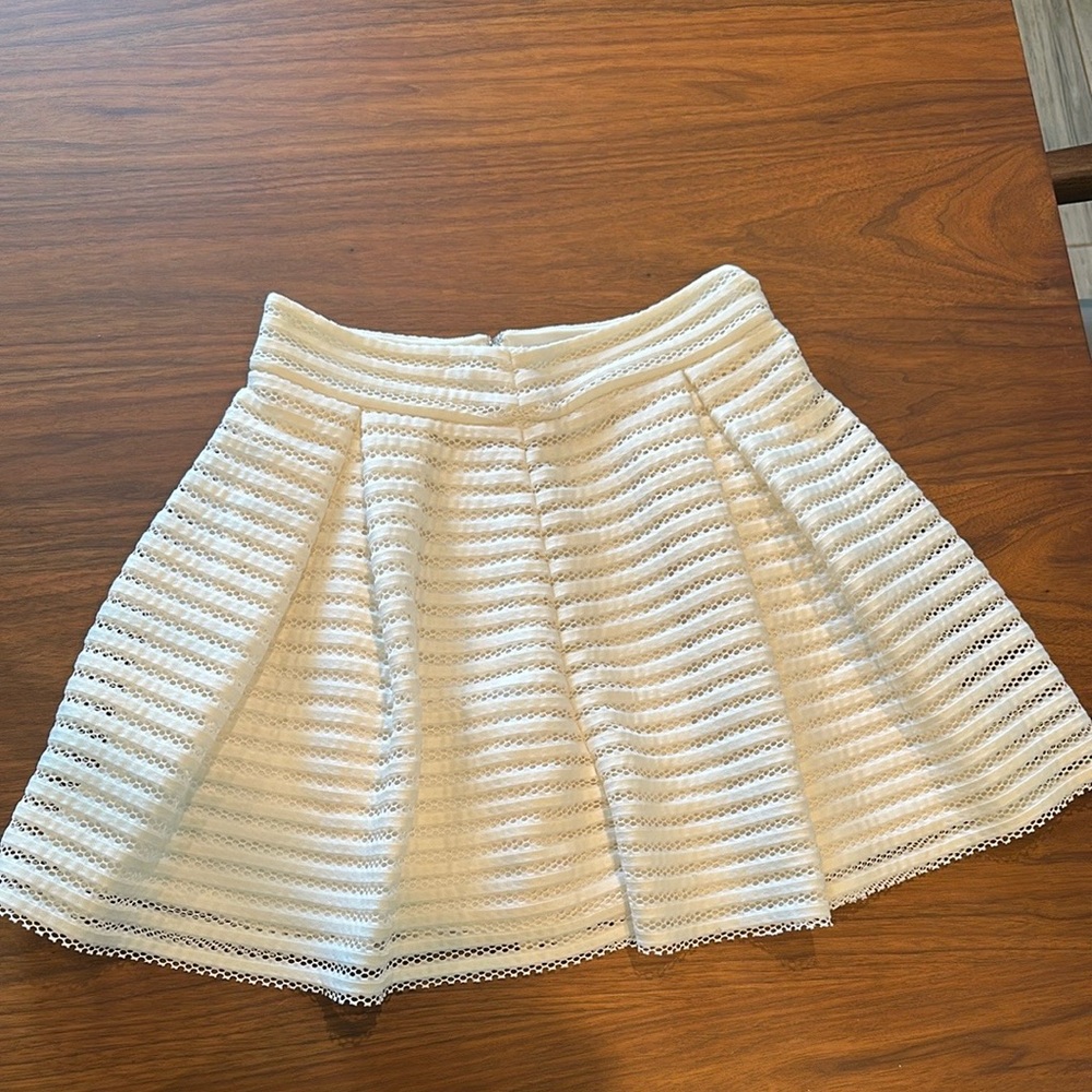 Express Cream Mini Skirt with Pleated Ribbed Design - Picture 2 of 3